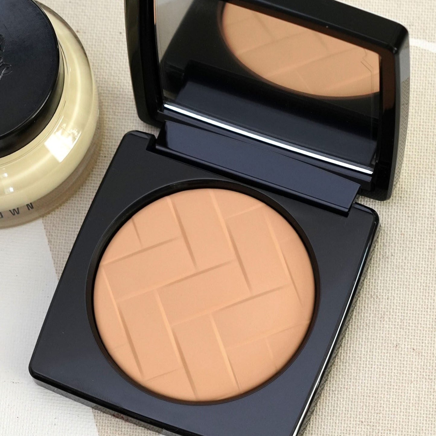 Bobbi Brown Vitamin Enriched Pressed Powder Poudre Compact Vitaminèe - Neutral- (Sans Emballage