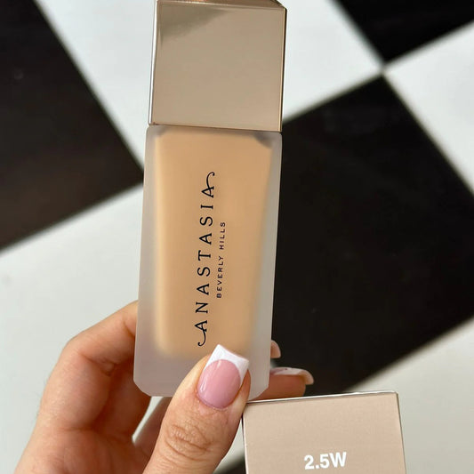 ANASTASIA BEVERLY HILLS Impeccable - Blurring Second-Skin Matte Foundation