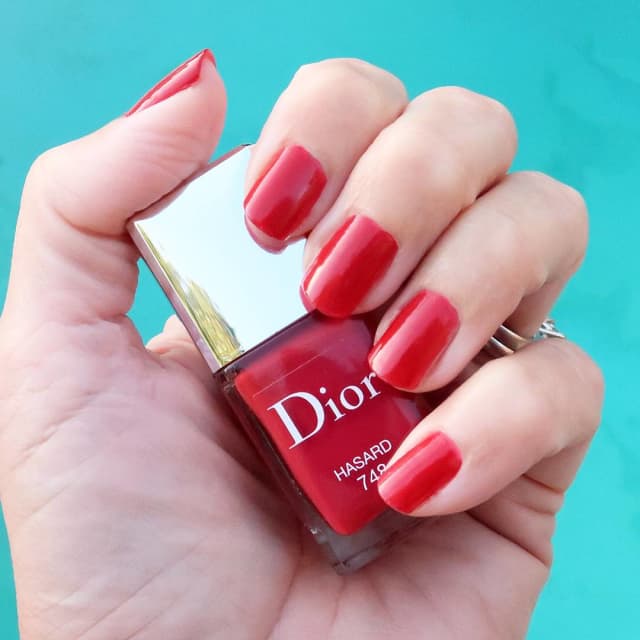 Dior Vernis Vernis à ongles - couleur couture - brillance et longue tenue - effet gel - soin protecteur